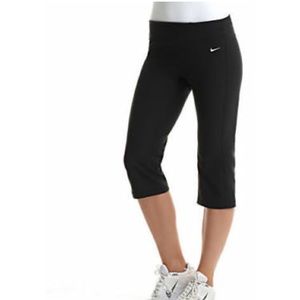 Nike black Dri-Fit yoga capris szS